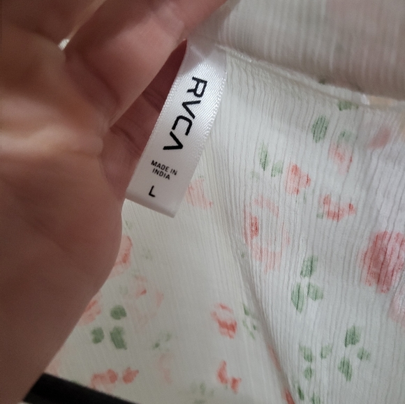 Rvca sheer button up tank with pink roses in two patterns size large - Picture 2 of 7